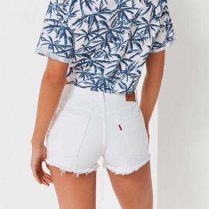 levi 501 denim cutoff shorts